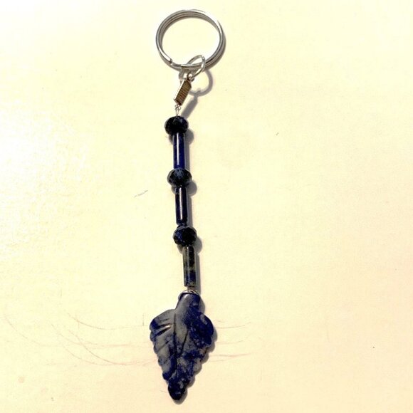 Sodalite Leaf Keychain – Wisdom, Intuition & Inner Balance - Picture 3 of 7